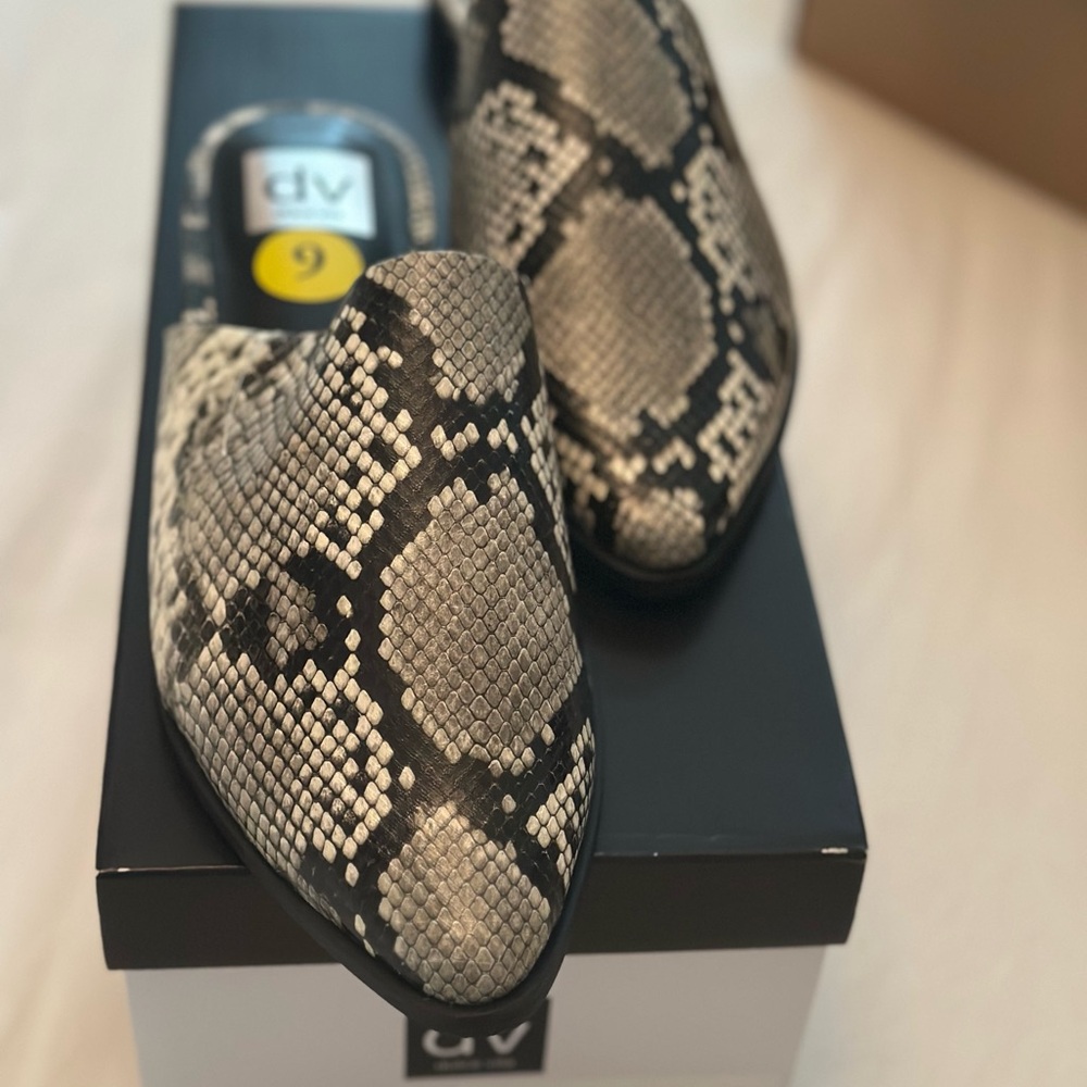 Snakeskin Patterned Slip-On Shoes dolce vita